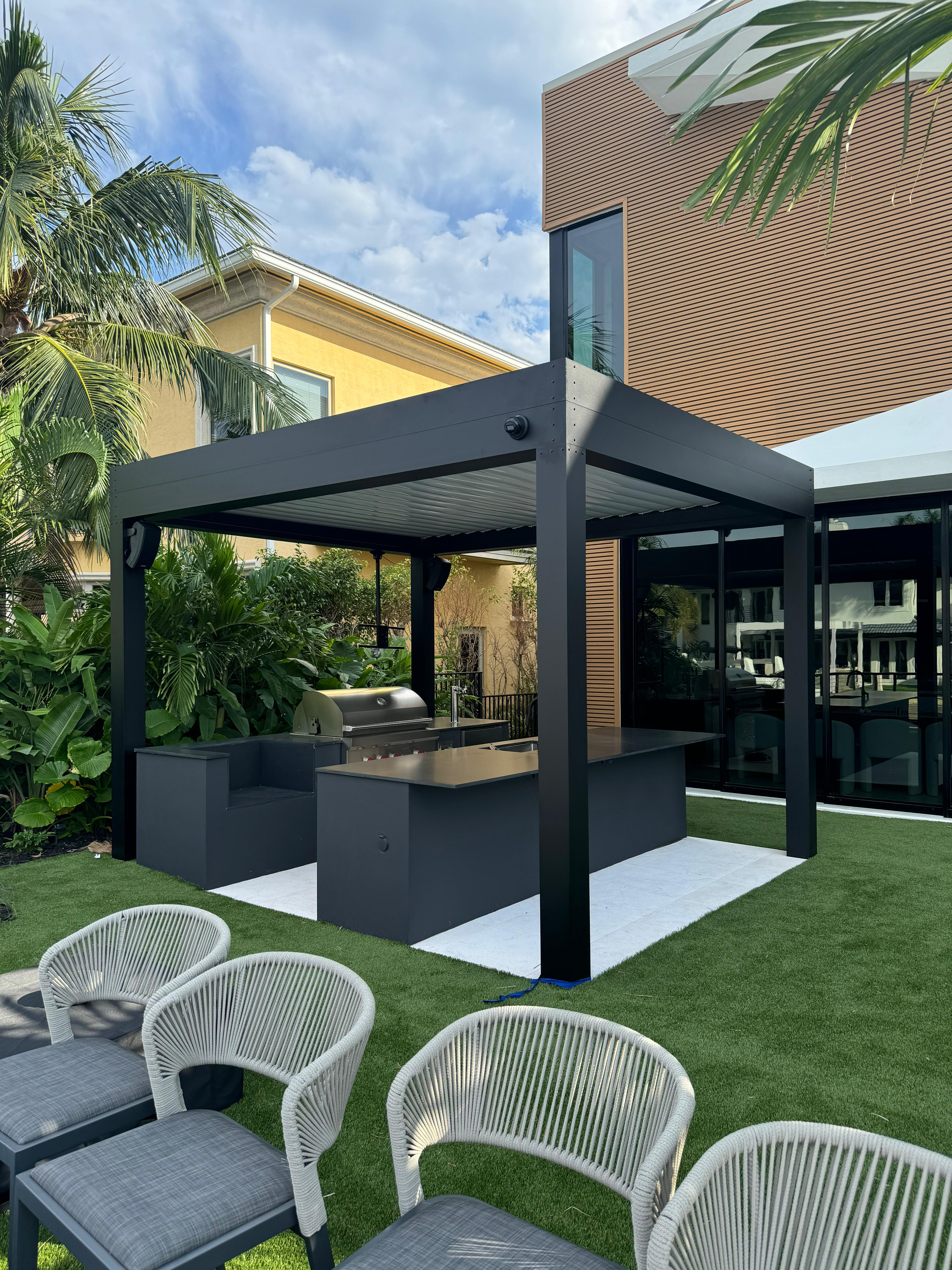 Luxury Patio Louvered Pergola
