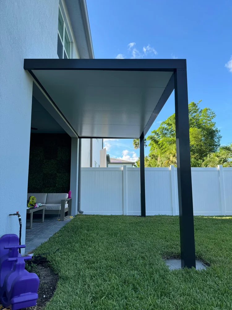 Outdoor kitchen pergola